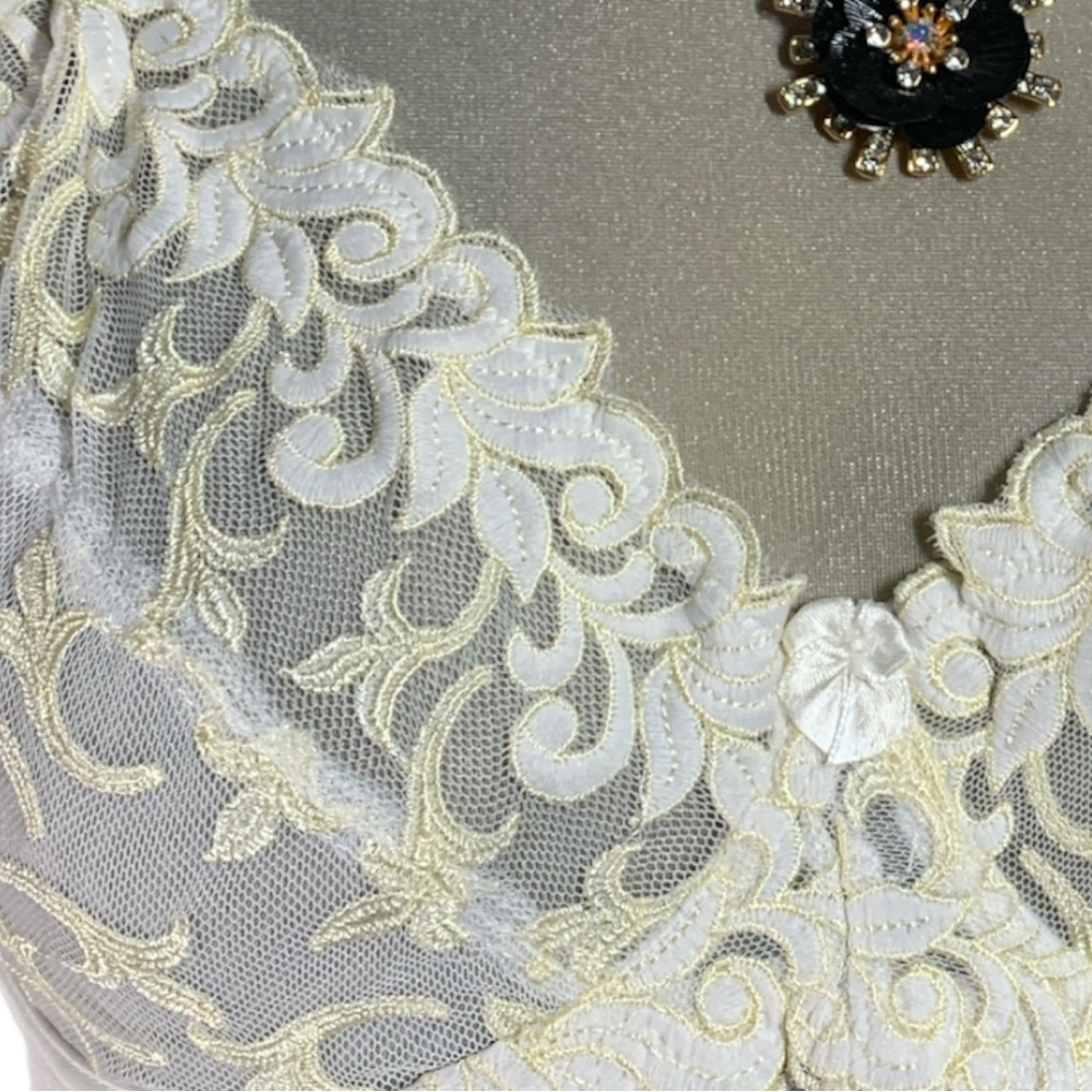* NEW* Mayar Lingerie Beige. Lace Bra Size 38D - Picture 7 of 9